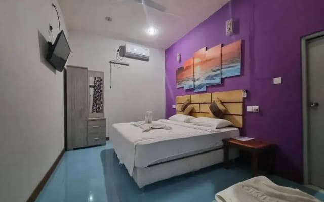 Jerrys Dive Lodge Guest House - photo 4