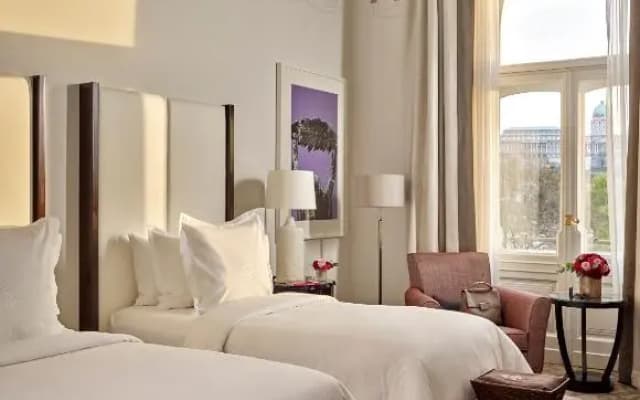 Four Seasons Hotel Gresham Palace Budapest - photo 5