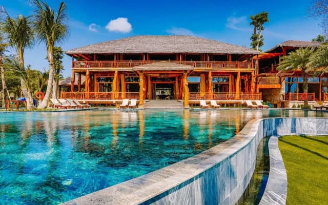 Ocean Bay Phu Quoc Resort and Spa Hotel - photo 2
