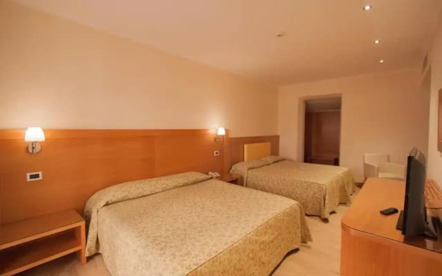 Laurentia Hotel - photo 4