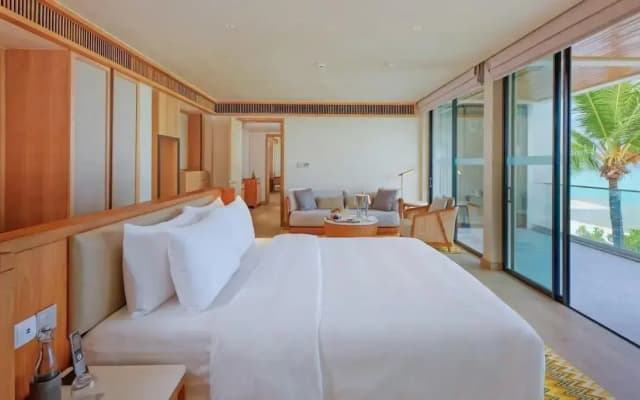 Kuda Villingili Resort - photo 4
