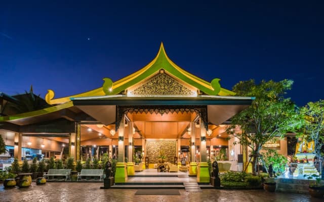 Princess Kamala Beachfront Hotel - photo 4