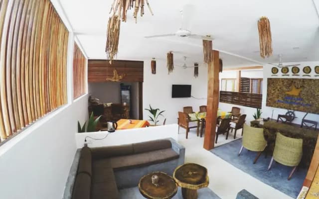 Dhiffushi White Sand Beach Hotel - photo 2