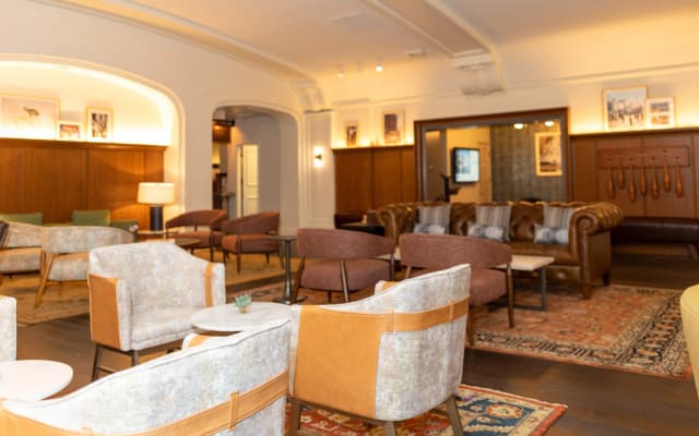 Harbor Court Hotel - photo 2