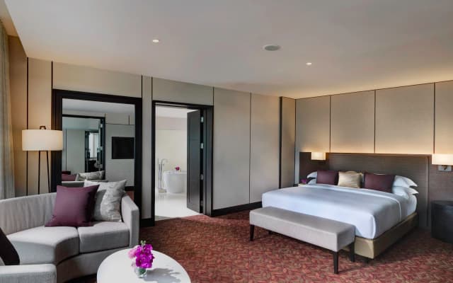 Millennium Hilton Bangkok - photo 3