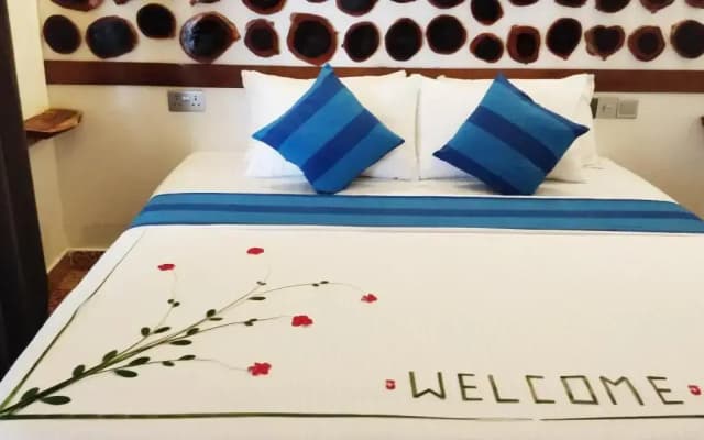 Alkina Lodge Hotel - photo 4