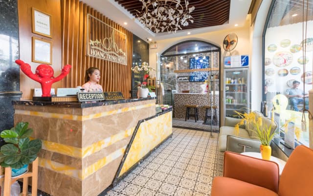 Hoang Trinh Hotel - photo 2