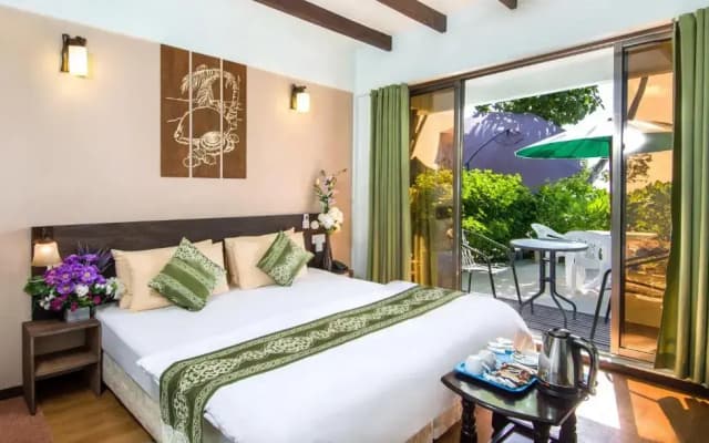 Salt Beach Hotel - photo 3