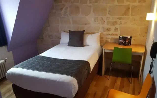 Le Montclair Montmartre by River Hostel - photo 3