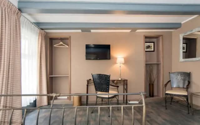 Central Guest Rooms - photo 2
