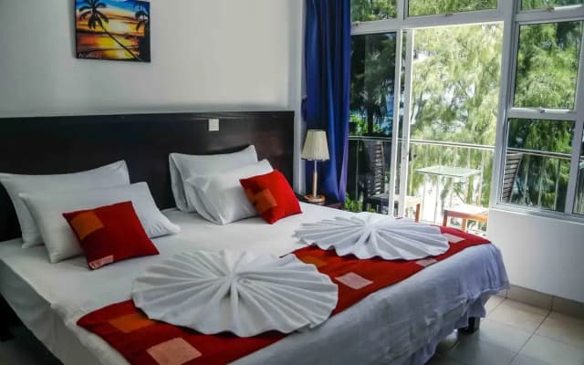 Sunny Suites Inn - photo 4