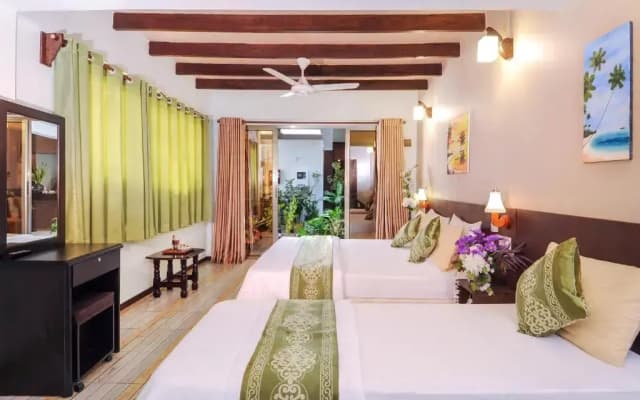 Salt Beach Hotel - photo 5