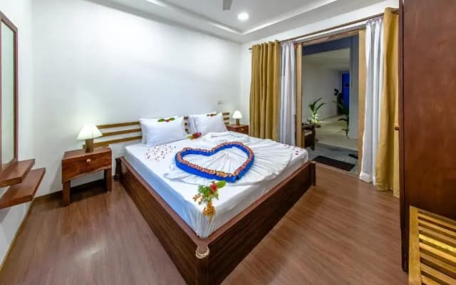 Dhiffushi White Sand Beach Hotel - photo 5