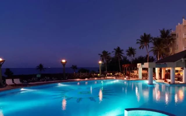 Grand Hyatt Muscat Hotel - photo 4