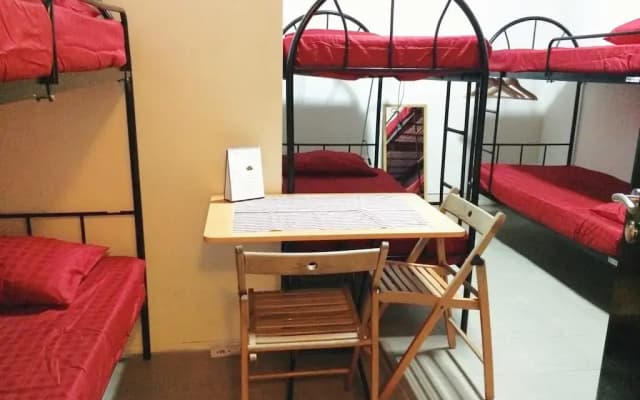 Attic Airways Bed & Breakfast - photo 3