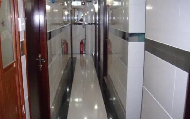 Super 7 Hostel - photo 2