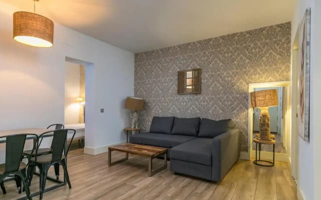 HOMEABOUT DIEGO DE LEÓN Apartment I - photo 3