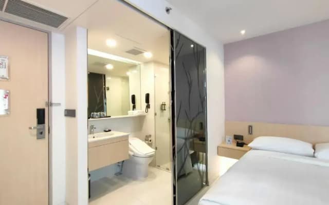 Evergreen Laurel Hotel Bangkok - photo 4