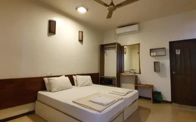 Surf Deck Guest House - photo 5