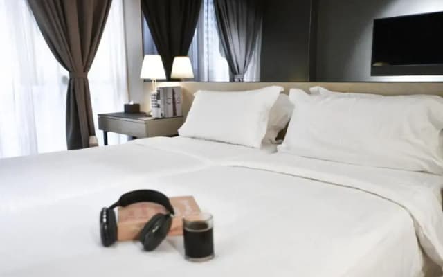 Eco Tree Hotel Causeway Bay - photo 4
