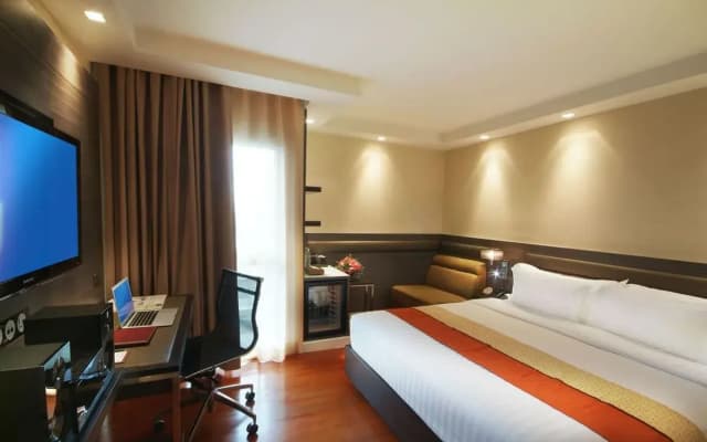 Amora NeoLuxe Hotel - photo 5