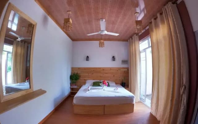 New Breeze Thoddoo Inn - photo 5