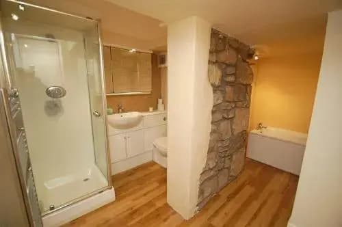 Hillside City Centre Garden Apartment - photo 6