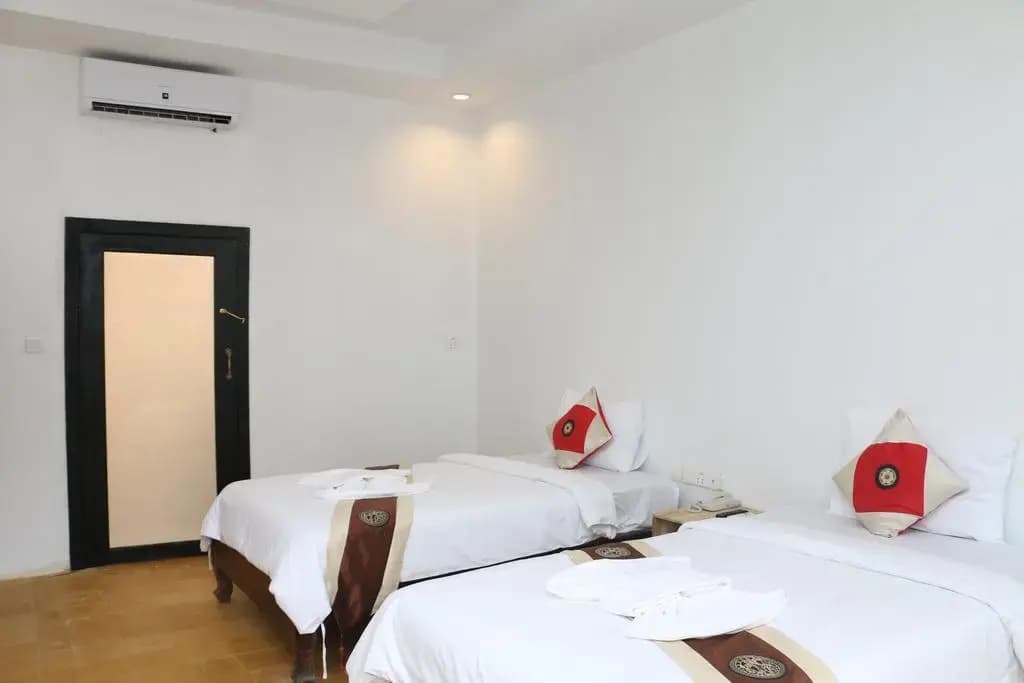 Antique Palm Hotel - photo 7