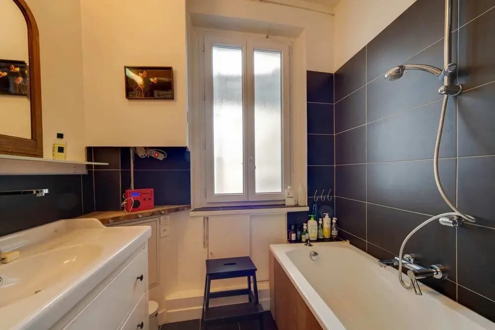 Typical Parisian Apartment Near "Le Palais des Glaces" - photo 7