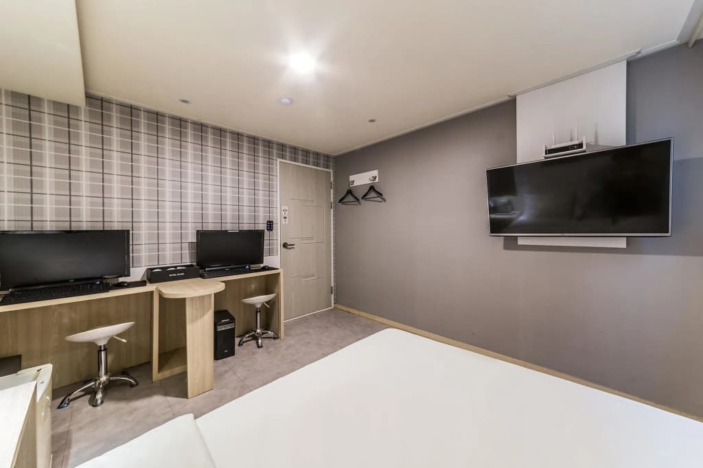 Shine Hotel - photo 2