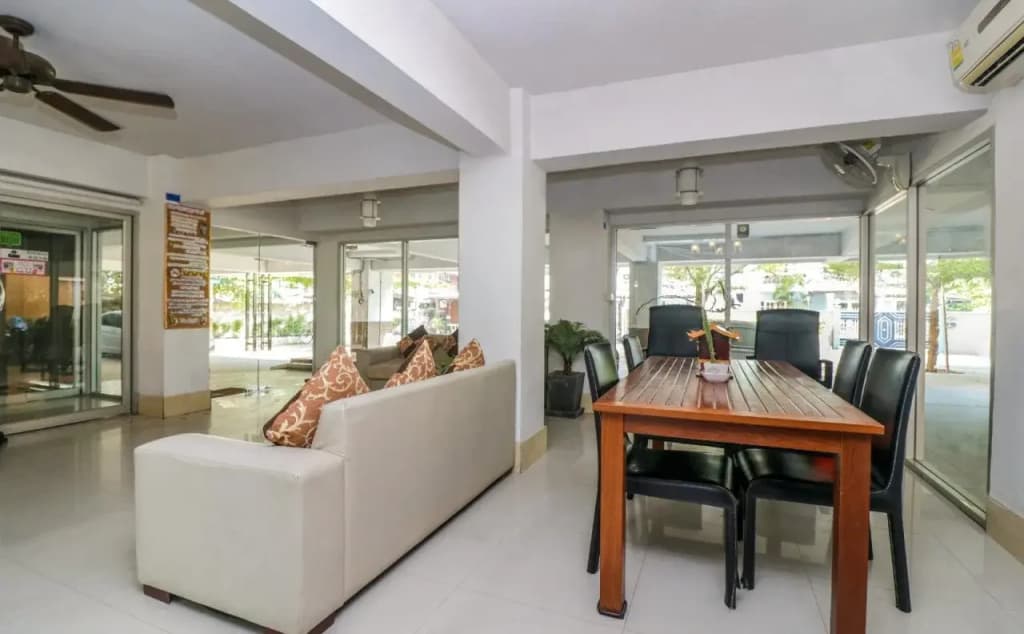Gems Park Apartment - photo 8