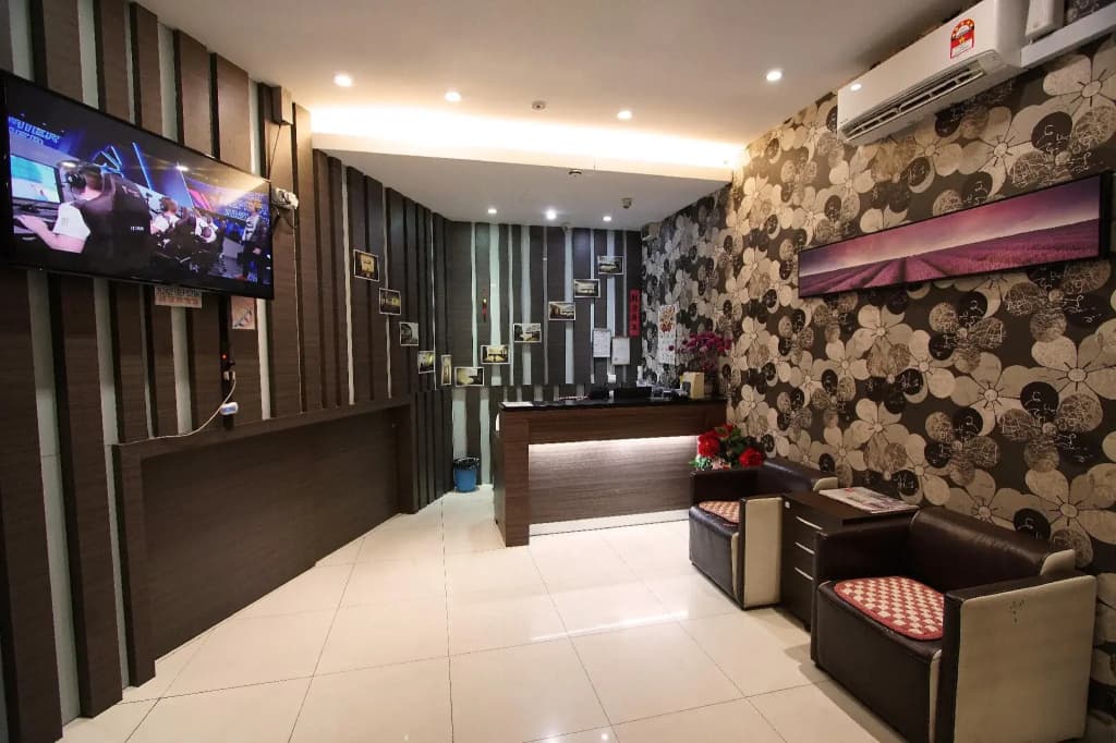 Pavilion Inn - photo 10