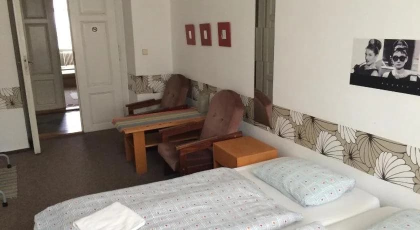 Charles Square Hostel - photo 4