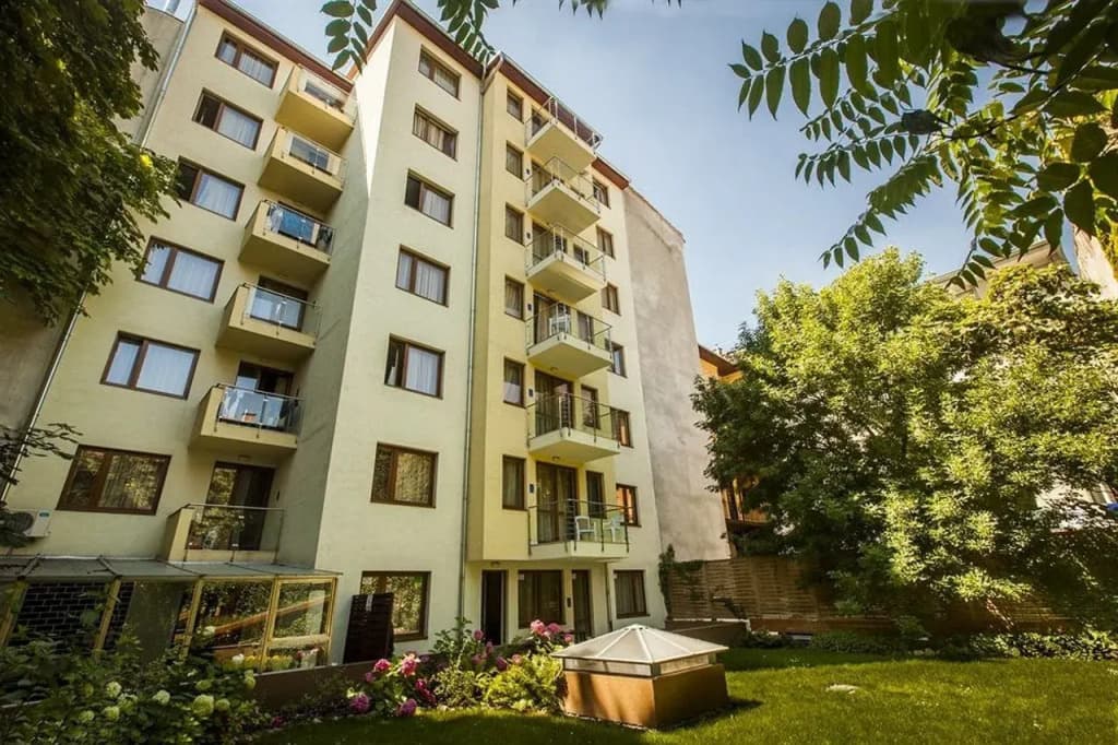 Prater Residence - main photo
