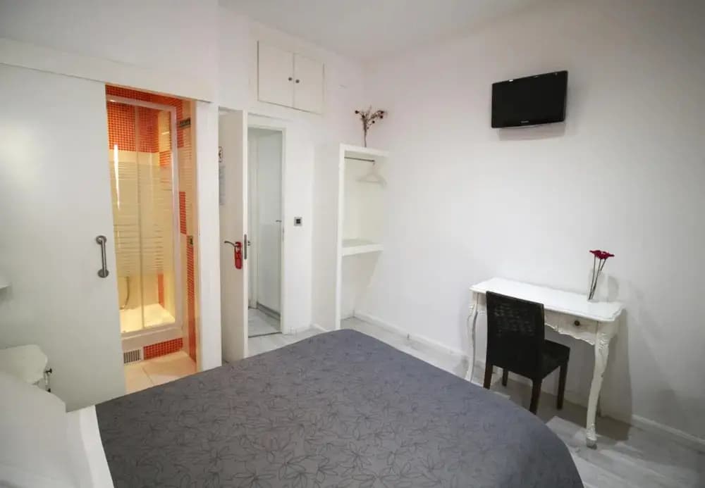 Hostal Foster - photo 3