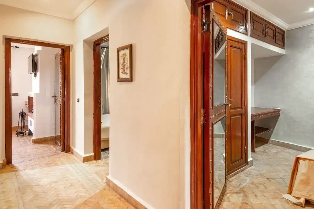 Private Villa In Center - photo 10