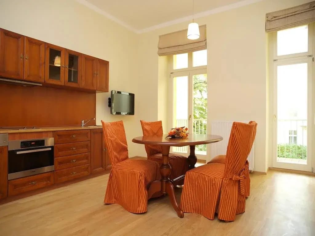 City Apartment - photo 2