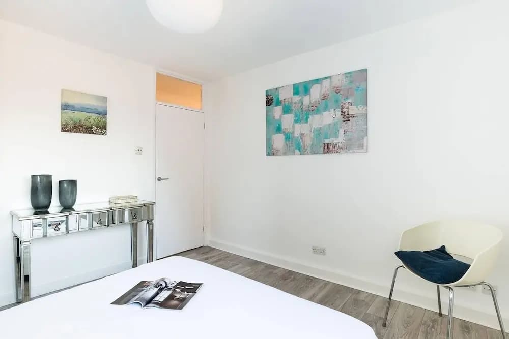 Stylish 2BR Flat next to Battersea Park - photo 12