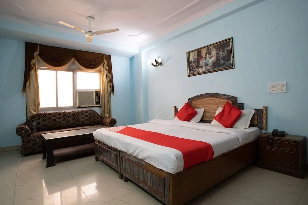OYO 43687 Golden Deluxe Hotel - photo 3