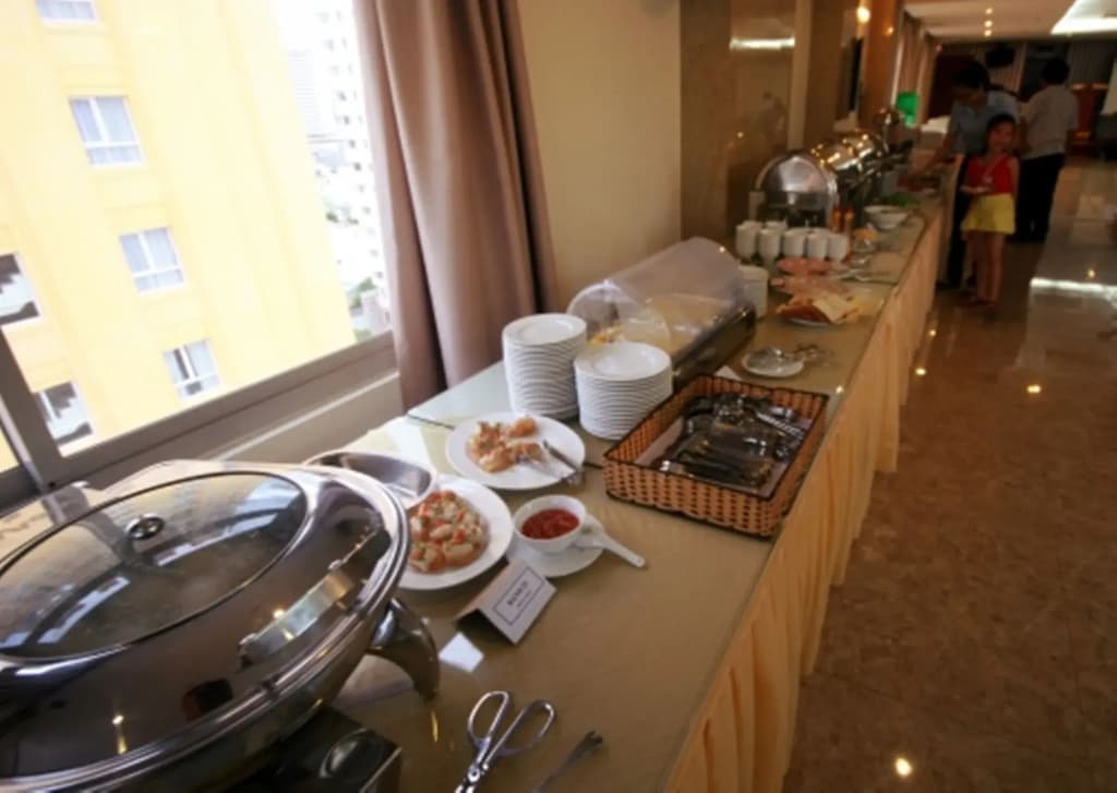 Nhat Linh Hotel Da Nang - photo 11