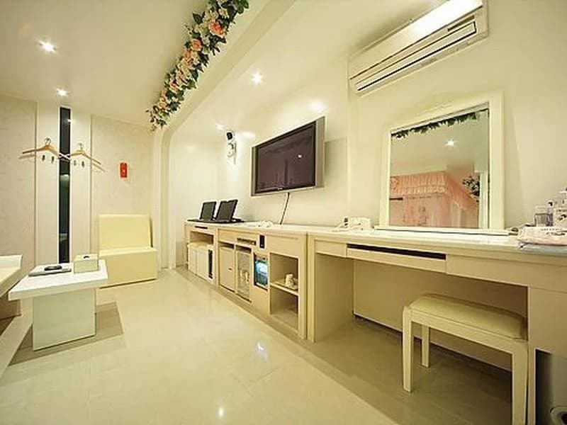 Ezen Hotel - photo 5