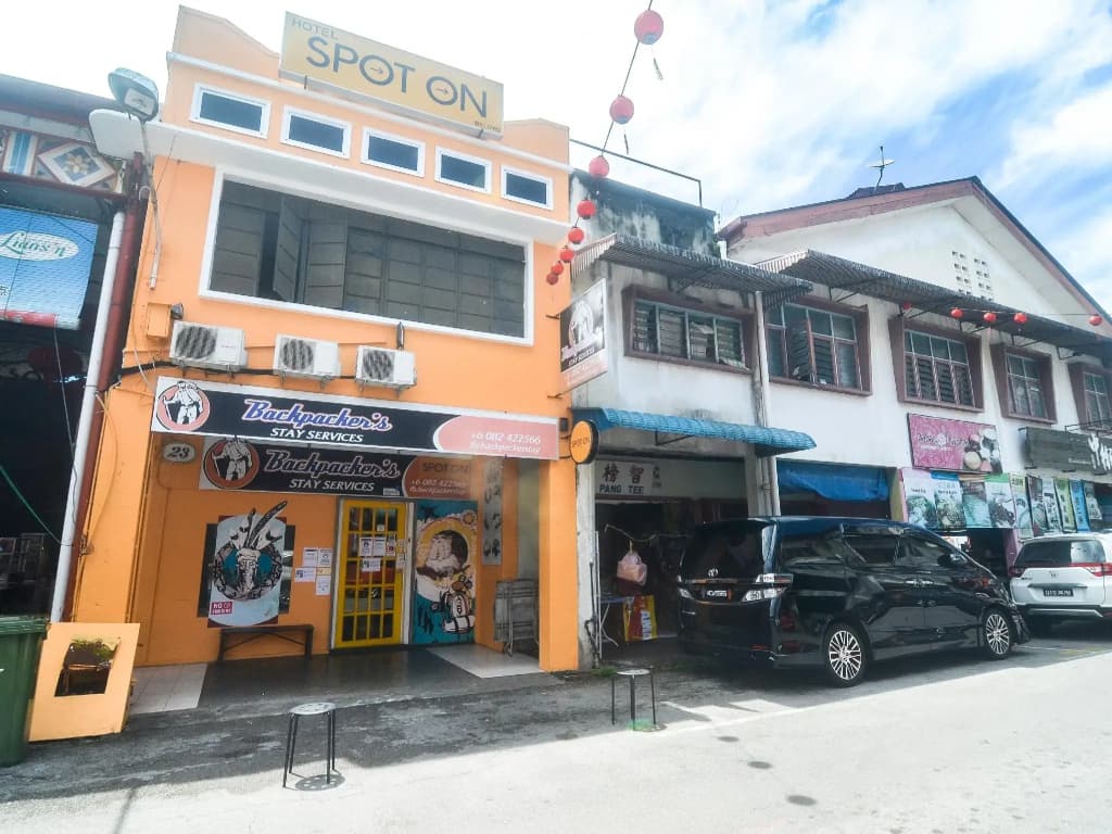 SPOT ON 89886 Backpacker's Stay Services - main photo