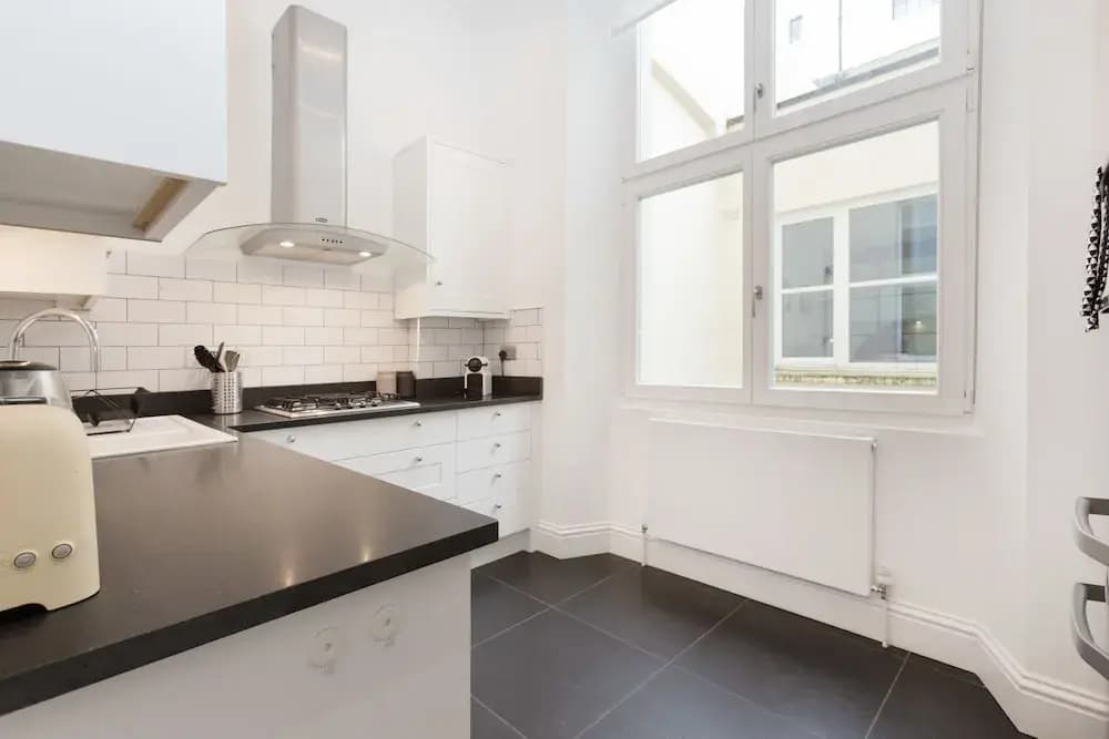 2 Bdr Queens Gardens by the Residences - photo 20