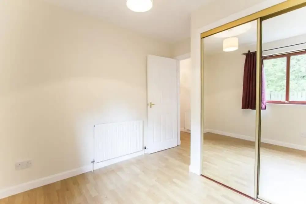 2 Bedroom Flat In Edinburgh - photo 8
