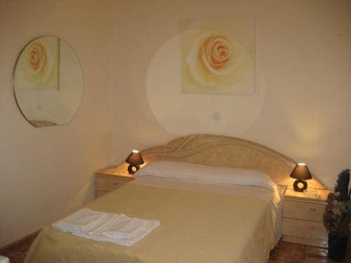 Conchita II Hostal - photo 2