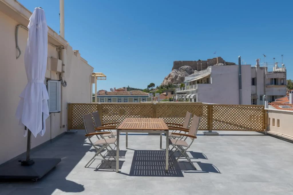 Downtown Cocoon With Roof Deck - photo 10
