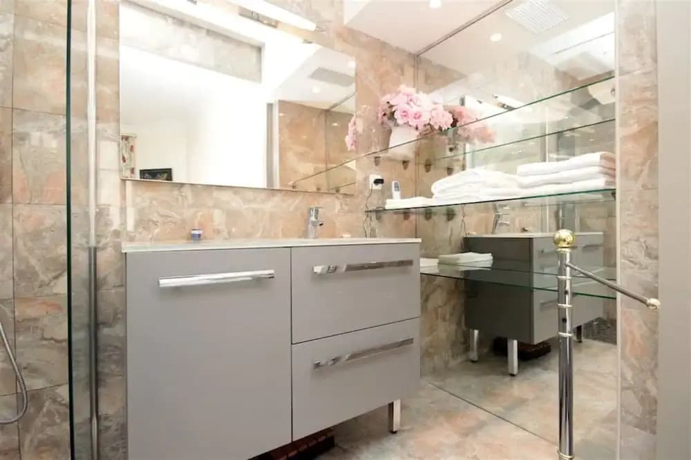 2 rooms - next to the Eiffel tower - Trocadéro - photo 8