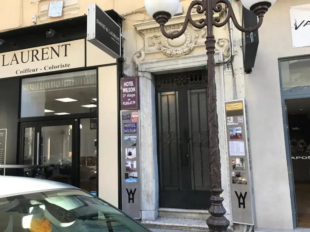 1 Bdr Downtown near Place Massena - photo 5