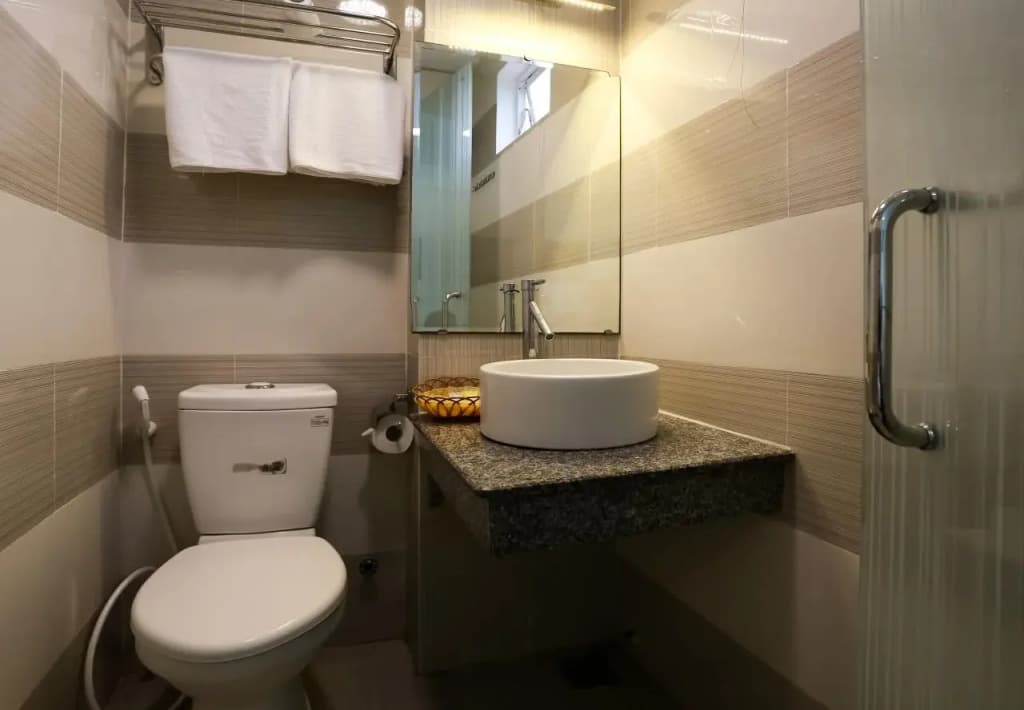 Little Gold Hotel - photo 6