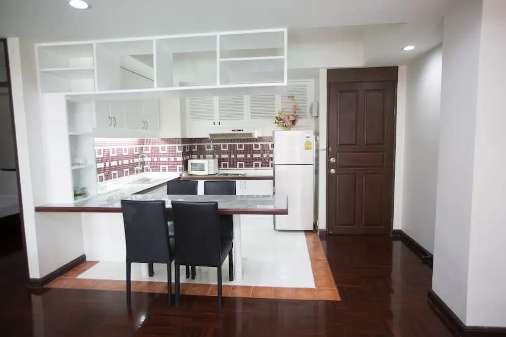 Le Vanvarothai Saladaeng Residence - photo 23